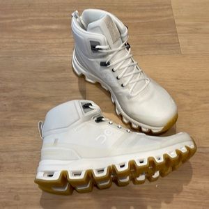 On Running Cloudrock Edge Raw, Women’s 7.5 - NEW, without box